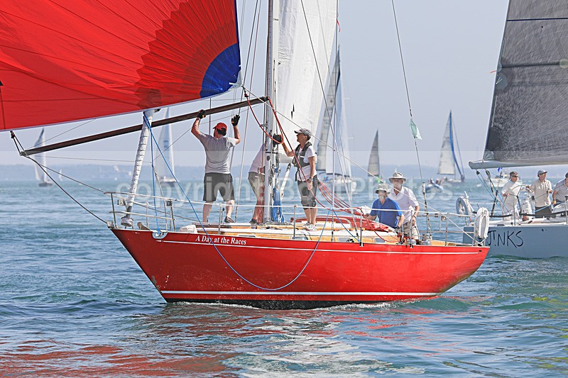 190629 A DAY AT THE RACES GBR127 1Y3A9712 - ROUND THE ISLAND RACE 2019