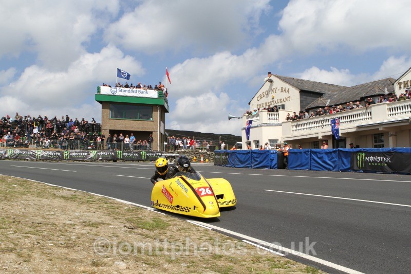 John Saunders / Robert Lunt Shelbourne / Stapletons Tyre Services - Sure Sidecar Race 1