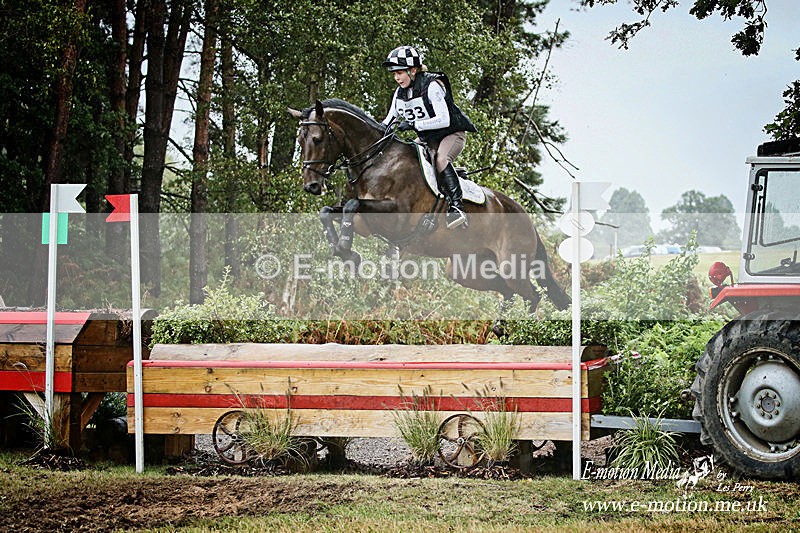 LEP56337a - Equestrian