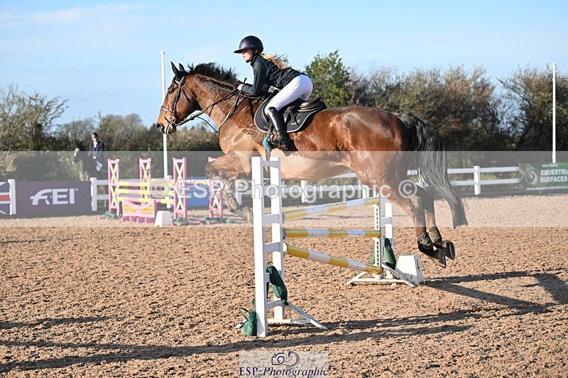 231210A-131556-02536 - Cls 20 Newcomers & 1.10m Open