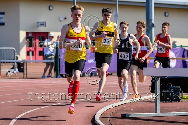 West25Sat-926718 - Track Male