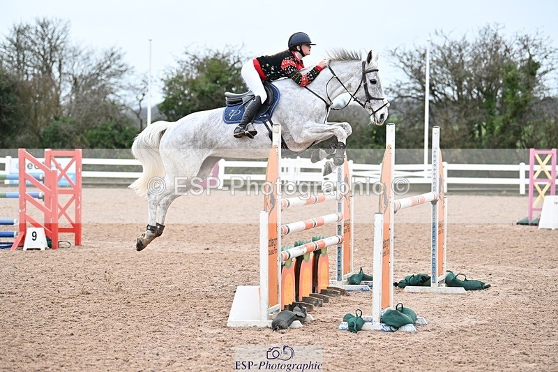 241206-141531-01068 - Cls 6 Foxhunter and 1.20m Open