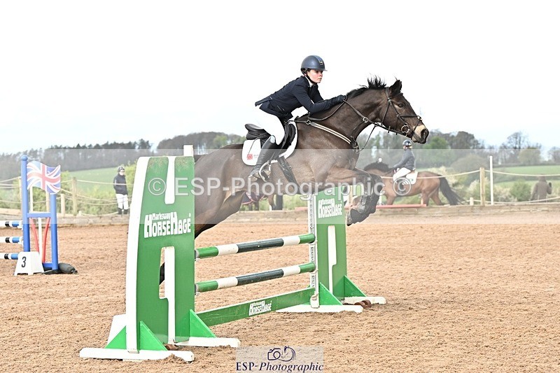 250416-094419-00092 - Cls 1 British Novice and 90cm