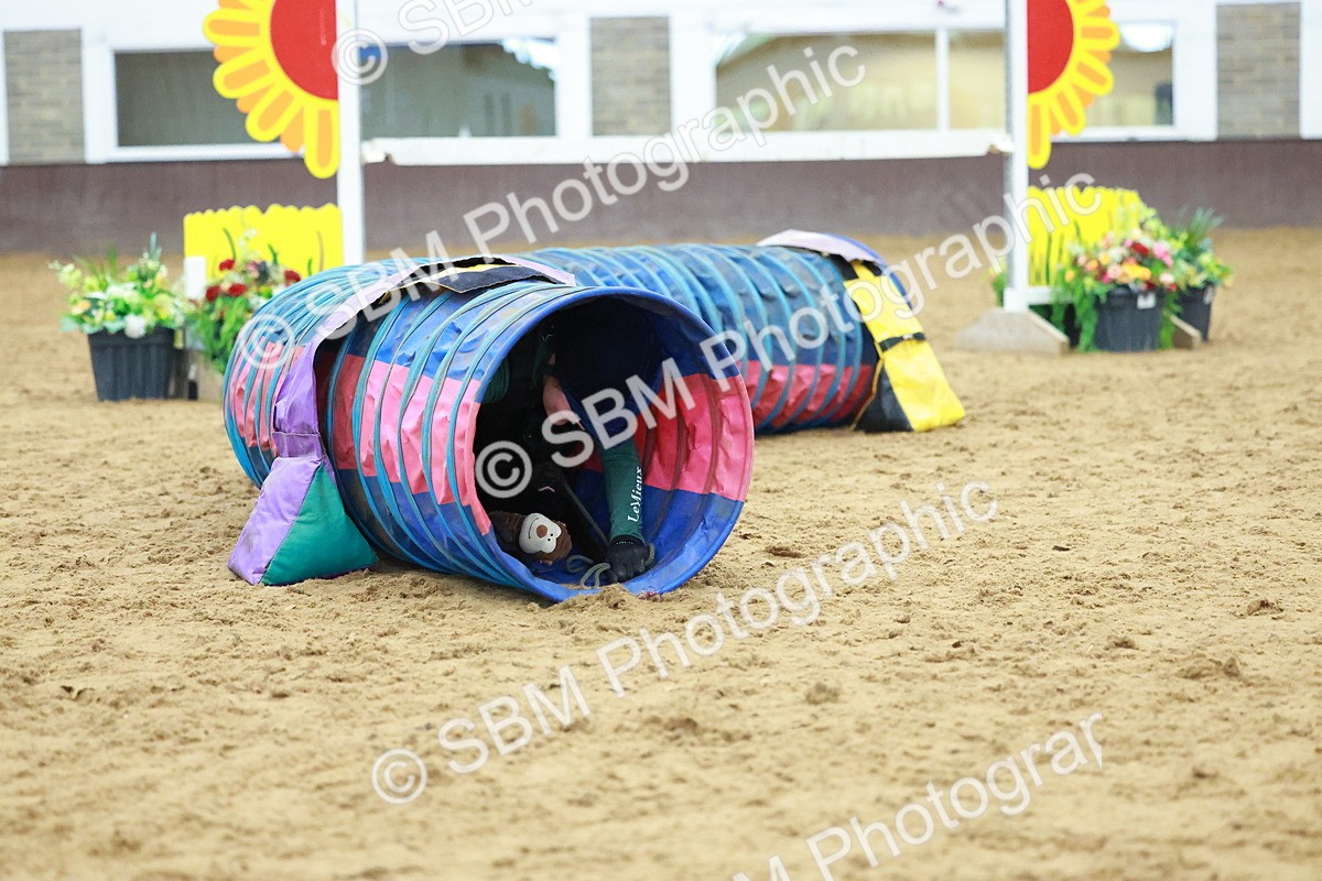 SBM_002385 - Class 3 - Horse & Hound (60cm)