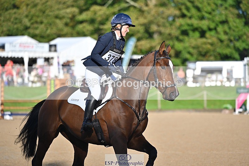 241027-093701-16056 - 378-Fern.Hordern-SHES.ALL.THAT