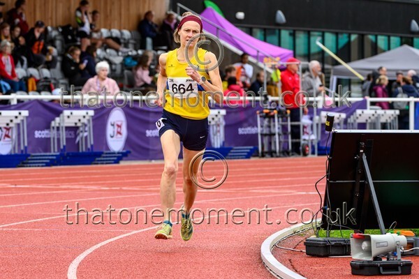 ComMast25-929666 - Track Female Set One