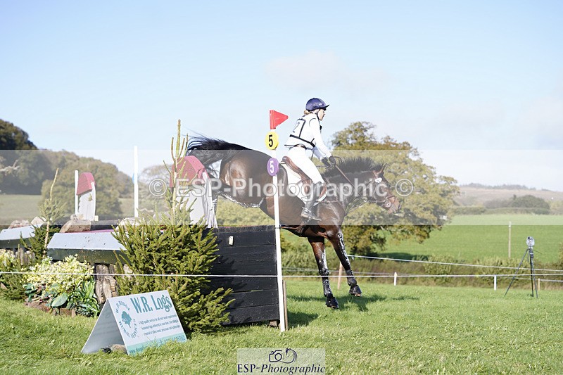 241025-111014-06210 - 012-Mollie.Summerland-SKITTEL.D'EKWI
