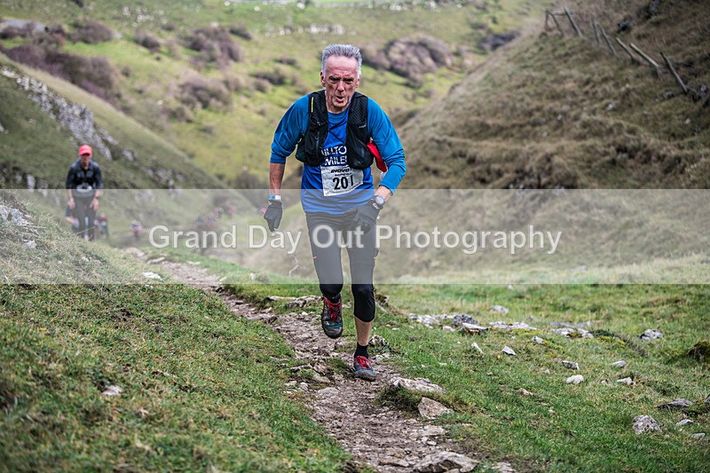 Litton-490 - Litton Christmas Cracker Fell Race (Limestone Series) Sunday 14th December 2025