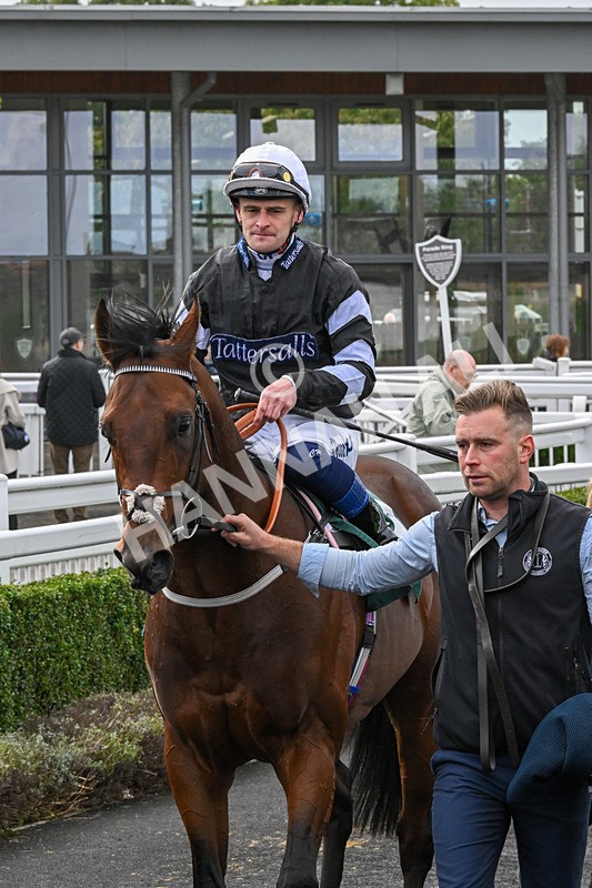 021024-Race 3-Kirkdale-9357 - Race 3