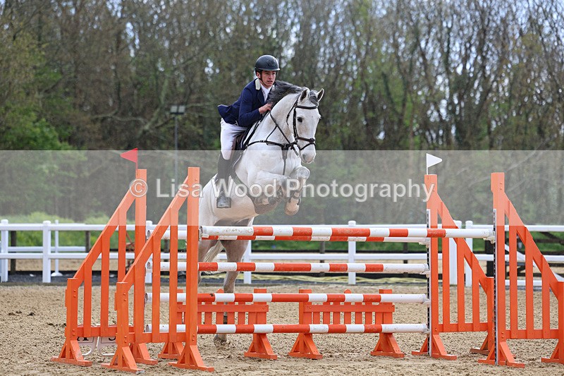3E7A2470 - Class 9: Senior 1.30m open