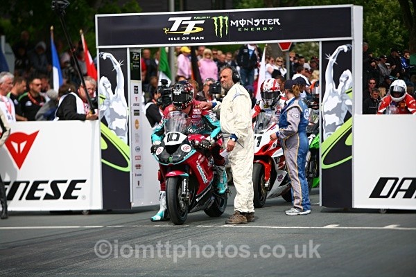  - Senior Race - TT 2010