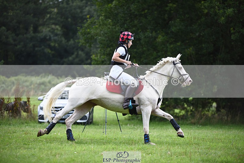 240804-162424-18584 - 614-Jessica_Lee-TULLY_FLOWER