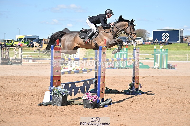 240420A-141638-11677 - Cls 7, 2 Star Medium Tour 1.35m