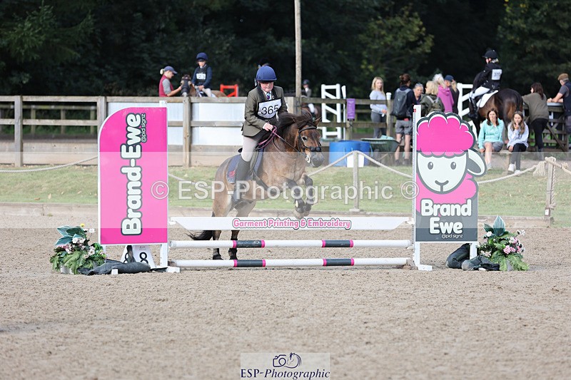 240823X-092259-14519 - 60cm R1 8.30 to 10.00