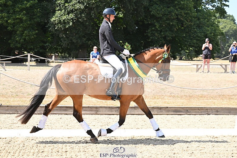 250810A-132647-06648 - Medium SILVER Presentations