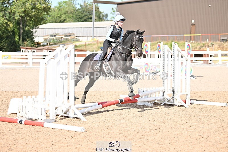 250821B-160200-00640 - Group B - Danielle