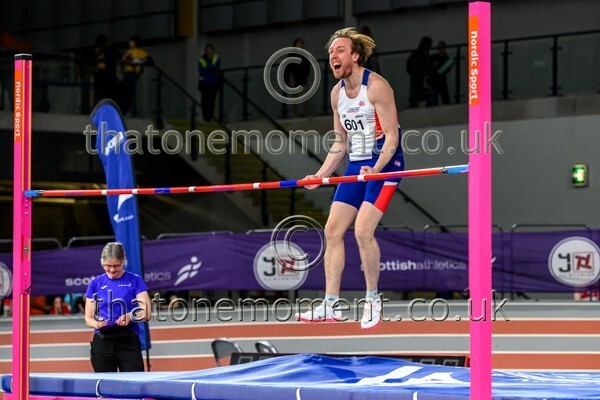 MastRelay26-918453 - Masters Set Three