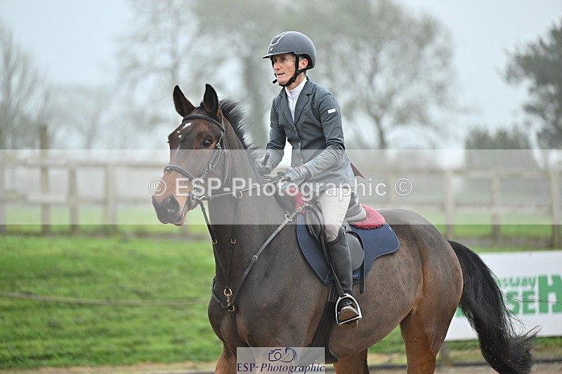 241103A-104321-06727 - SUN Cls 18 British Novice and 90cm Open