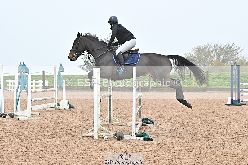 241103A-104612-06743 - SUN Cls 18 British Novice and 90cm Open