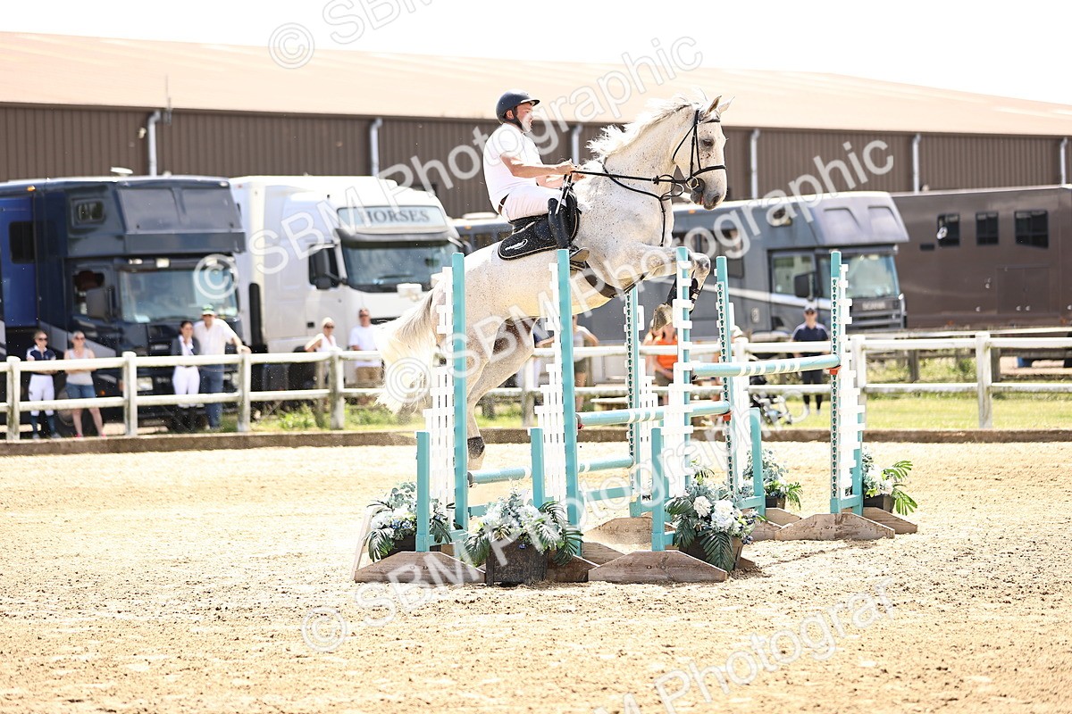 SBM_001160 - Class 16 - GFS Senior Newcomers 1.25m