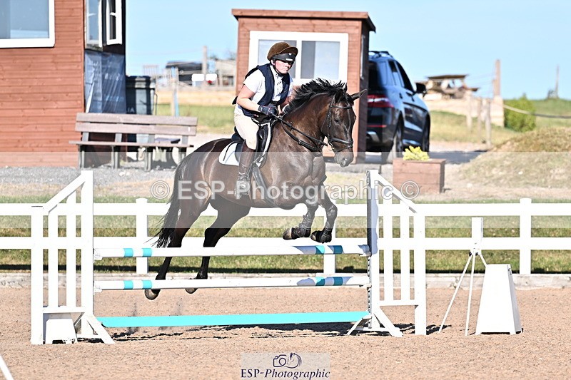 250708A-182314-00497 - 90cm Classes