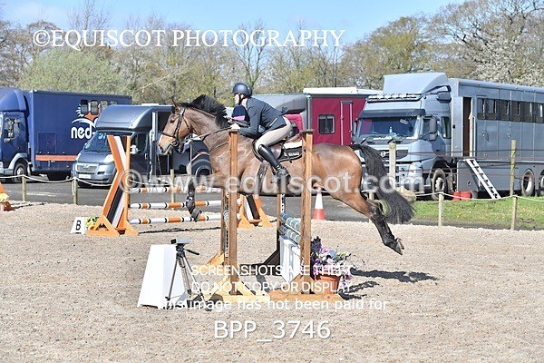 BPP_3746 - CLASS 3 FRI Senior British Novice/ 90cm Open