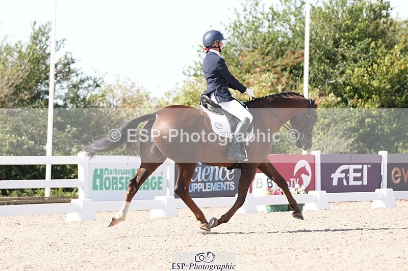 250906-150906-04672 - 108-Susan.JonesWoodlander.Summer.Breeze