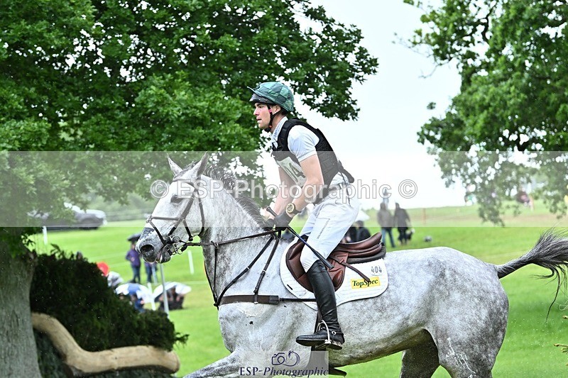 240526-124209-22153 - 404-DEERPAIRC_REVELRY-Max_Warburton