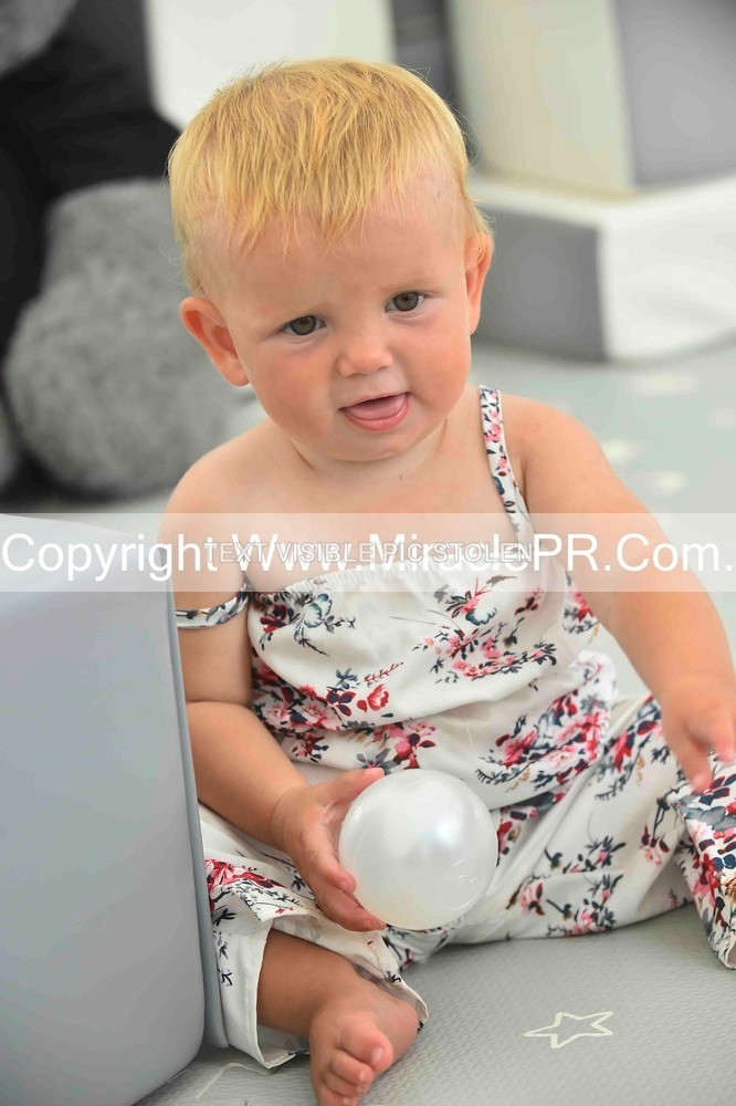 SH4_2077 - Bonny baby competition.