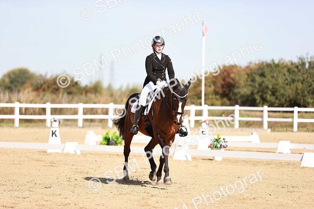 SBM_004396 - Class 12 - Novice 5 - 10.31-11.41