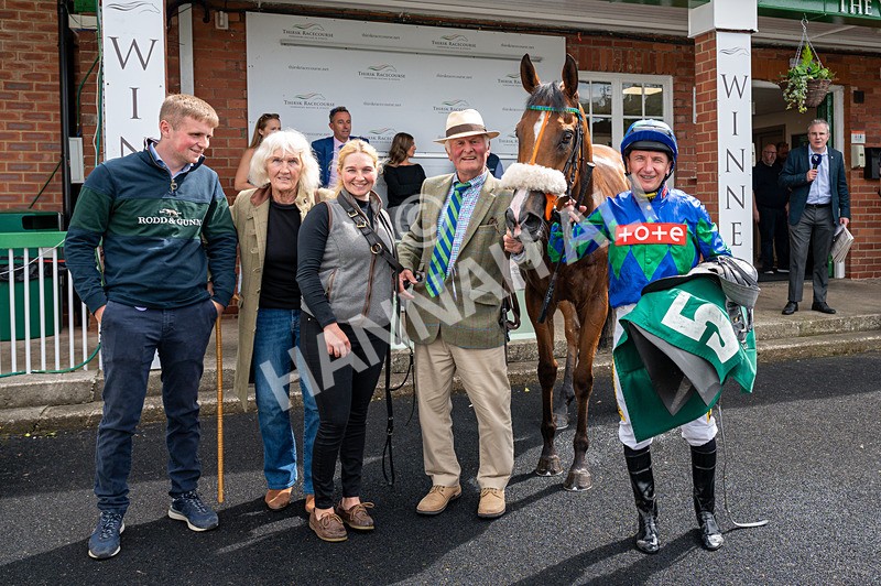 050626-Race 4-Annie Edson Taylor-9942 - Race 4 15.30pm Moody Construction Handicap