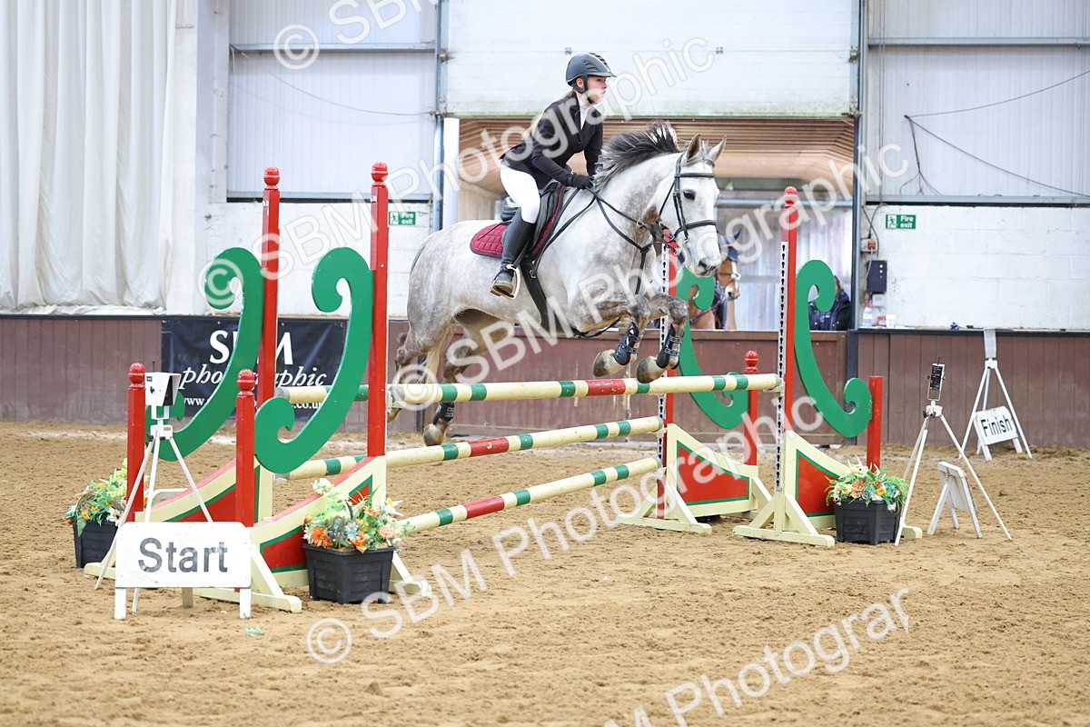 SBM_009930 - Class 21 - Nupafeed Supplements Senior Discovery/ 1m Open - First Round (1.00m)