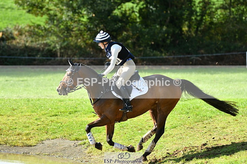 251025A-125520-19820 - F-453-Lucy.Lloyd