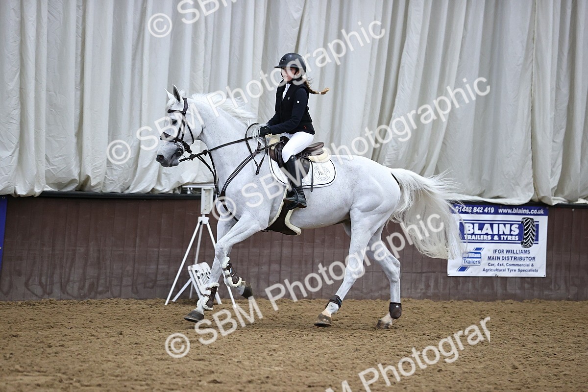 SBM_001866 - Class 4 - Senior Newcomers - 1.10m Open
