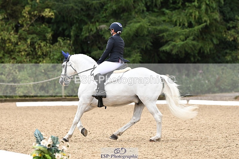 250808A-110319-00561 - 080-Becky.AndrewsTyan.Talk.of.the.town