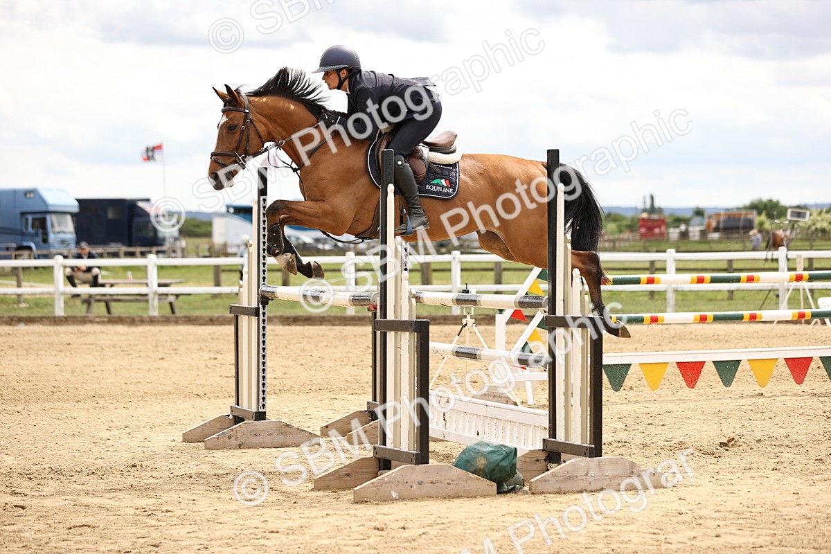 SBM_003313 - Class 11 - Senior Newcomers - 1.10m