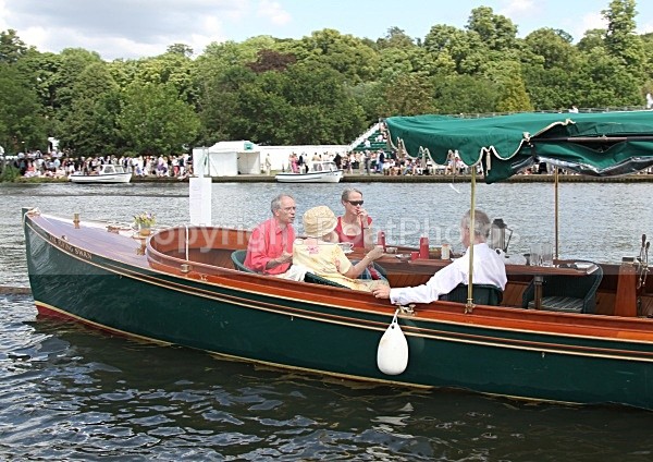 090703 THE FLYING SWAN IMG_7163 - HENLEY REGATTA FRIDAY 3rd JULY 2009