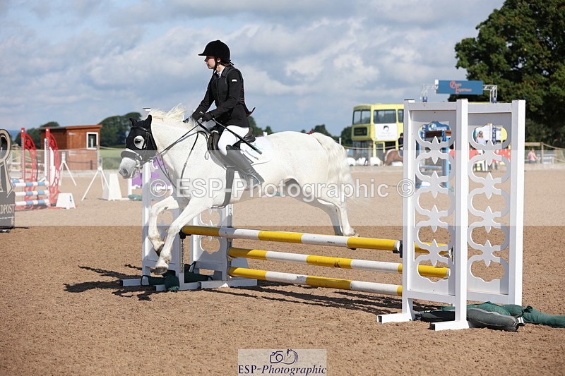 240714A-092009-01525 - Cls 1&2 128cm 10yrs & 70cm Open