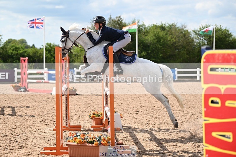 250504-155438-03833 - Cls 25 Winter-Summer