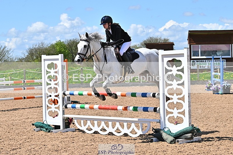 240504A-125816-01681 - Cls 4 Blue Chip Pony Newcomers & 1m Open