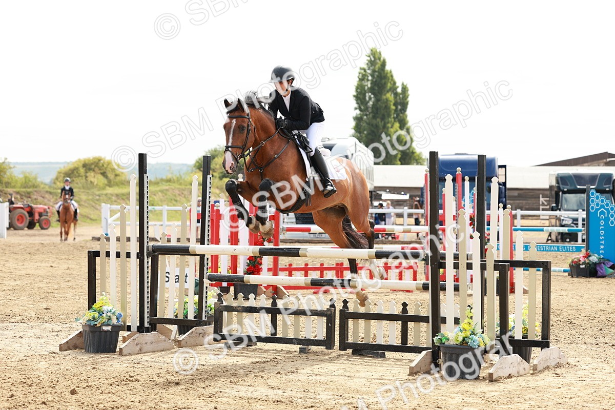 SBM_016908 - Class 20 - Senior Newcomers - 1.10m