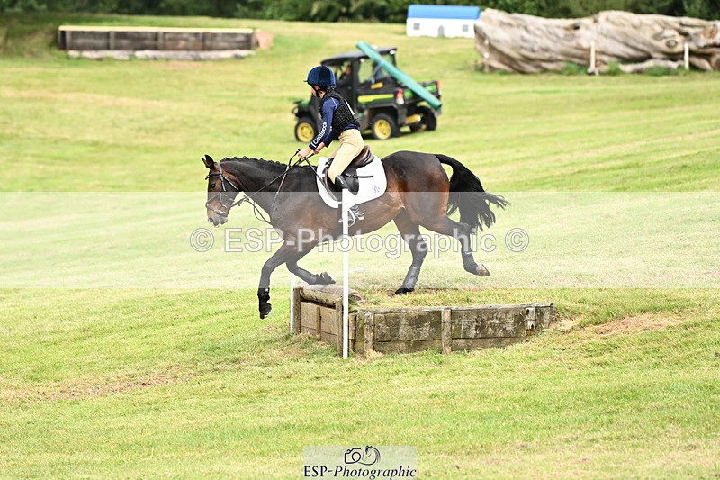 240825X-160907-36669 - 80cm XC 15.30 to 16.30