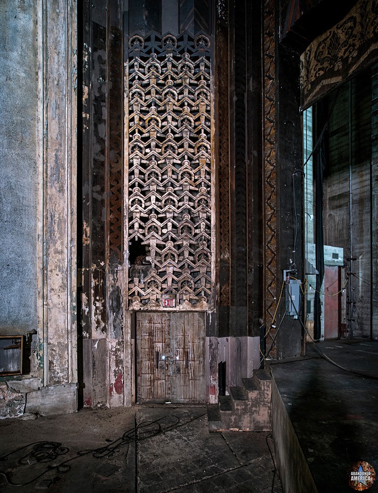 Abandoned Roxie Theatre (Los Angeles) | Art Deco Grates - The Roxie Theatre