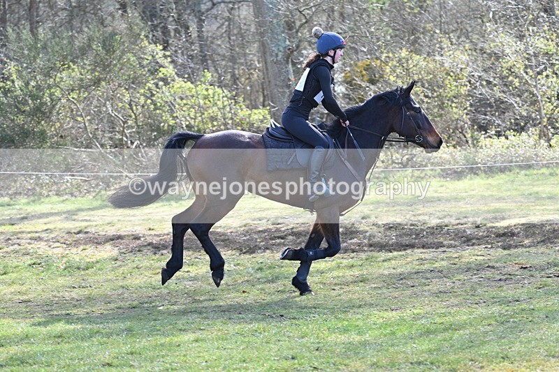 WJ7_0012 - Time 10:13 to 10:38 Times at the Fence