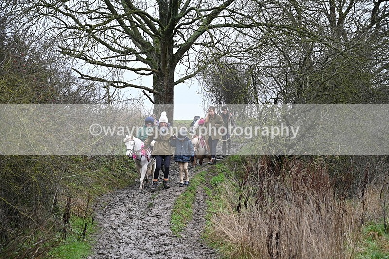 WJ7_9576 - Walk out..