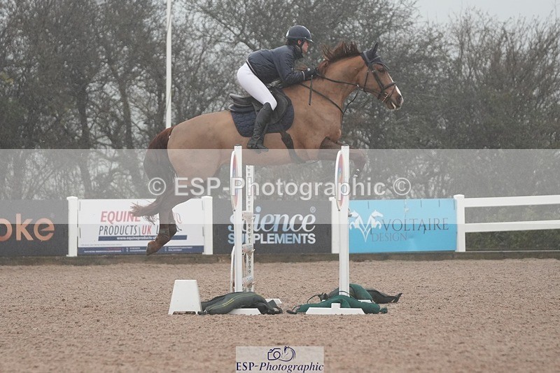 251207-120531-01960 - Cls 20 Snr Newcomers and 1.10m