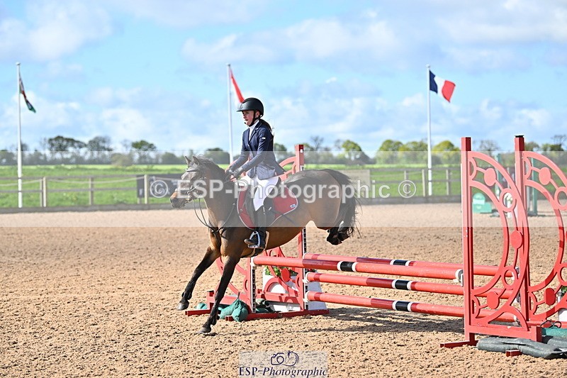 240504A-094327-00951 - Cls 1 Pony Intro 70cm