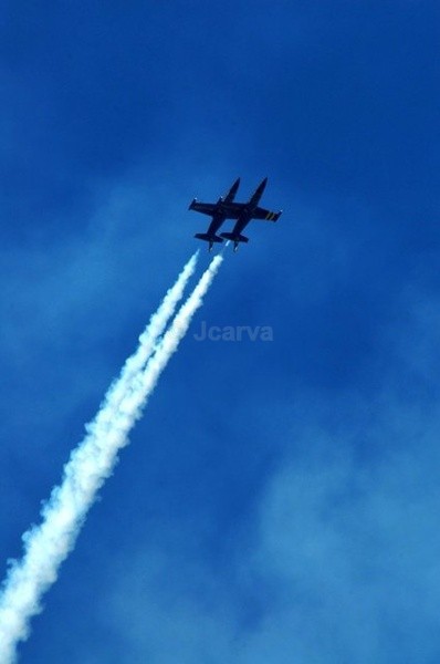 Glued Twins - Red Bull Air Race I