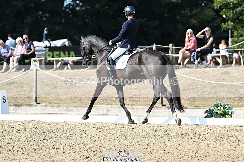 250810A-102400-05128 - 009-Ben.JamesClapton.Banks.Primadonna