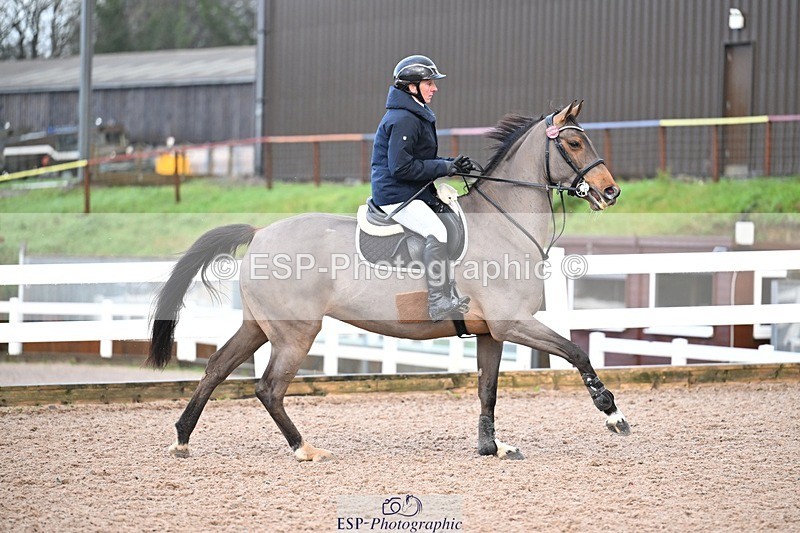 251206-120830-00894 - Cls 12 Snr Newcomers and 1.10m